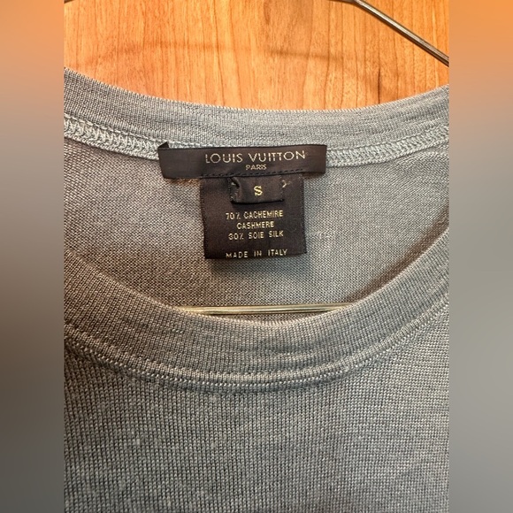 Louis Vuitton Gray Knit  Cashmere and Silk Lightweight Sweater size Small - Picture 1 of 10